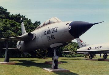 a88 kadenaF-105D.jpg